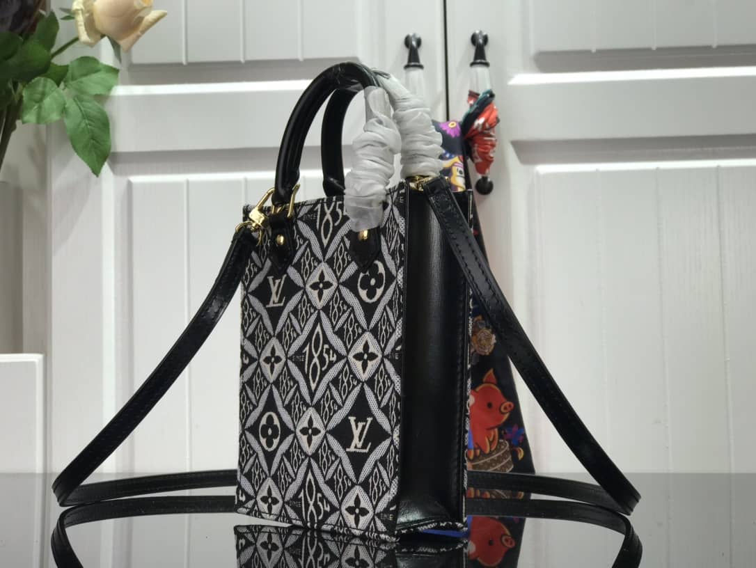 Best Replica Louis Vuitton Monogram Petit Sac Plat 2Way Replica Shoulder Bag Black M69442 - Colareps