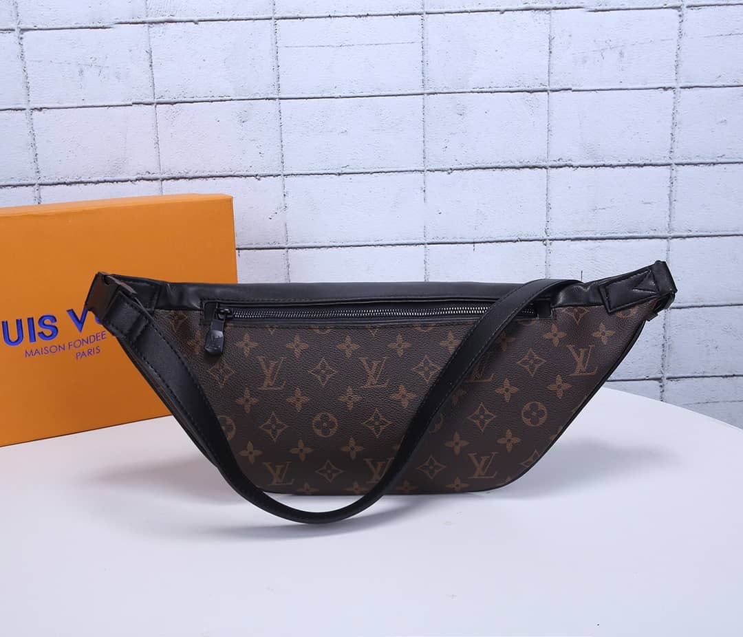 Best Replica LV Bum Bag Dupe Monogram Eclipse Discovery  M44336 - Colareps