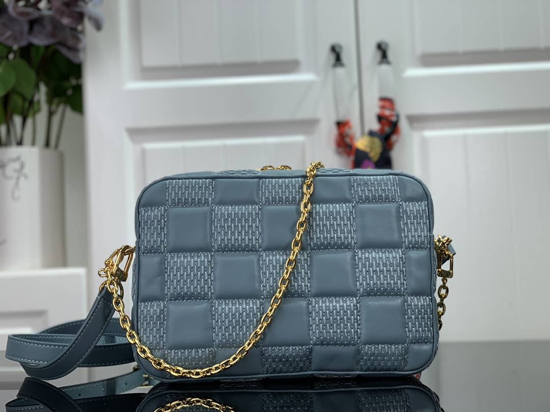 Best Replica Louis Vuitton Damier Quilt Lambskin Troca MM H27 Replica Bag Blue M59114 - Colareps