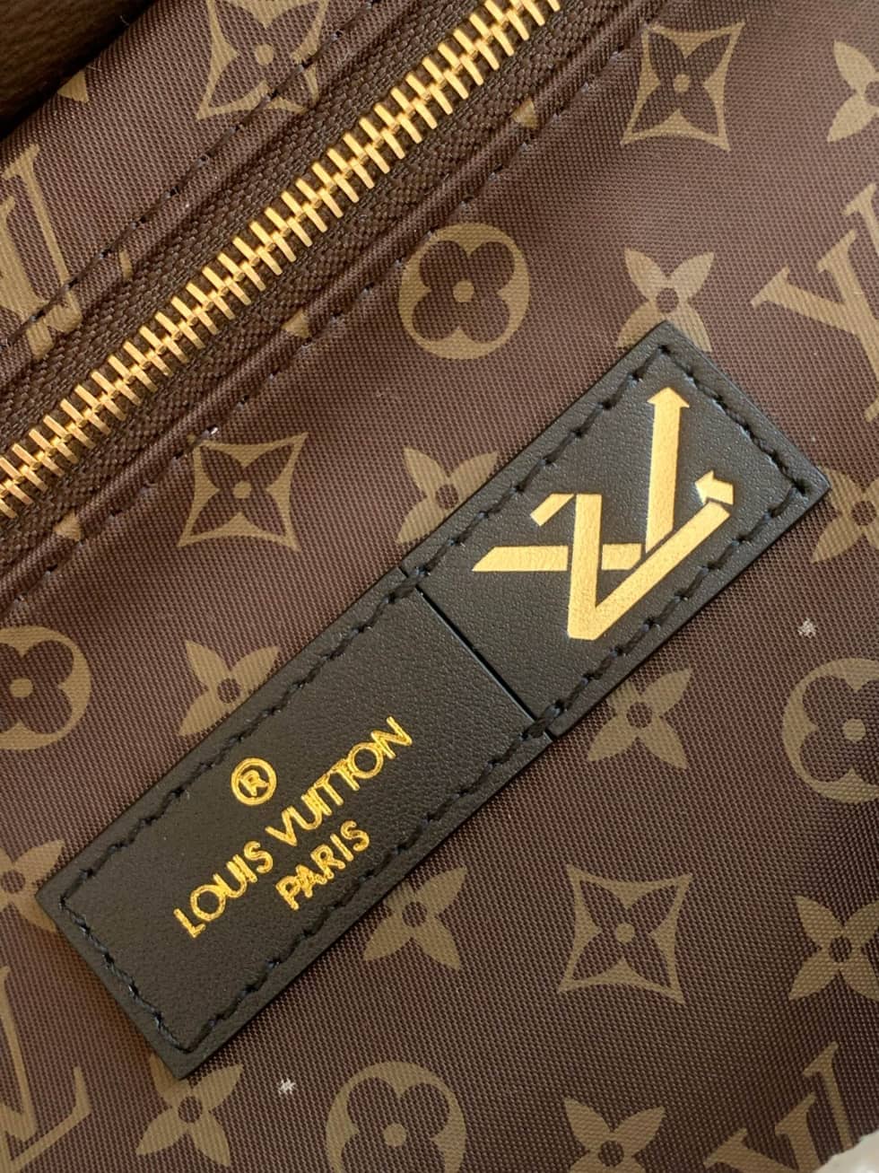Best Replica Louis Vuitton Onthego GM Nylon Monogram Pilow Giant Green M59007 Replica Tote - Colareps
