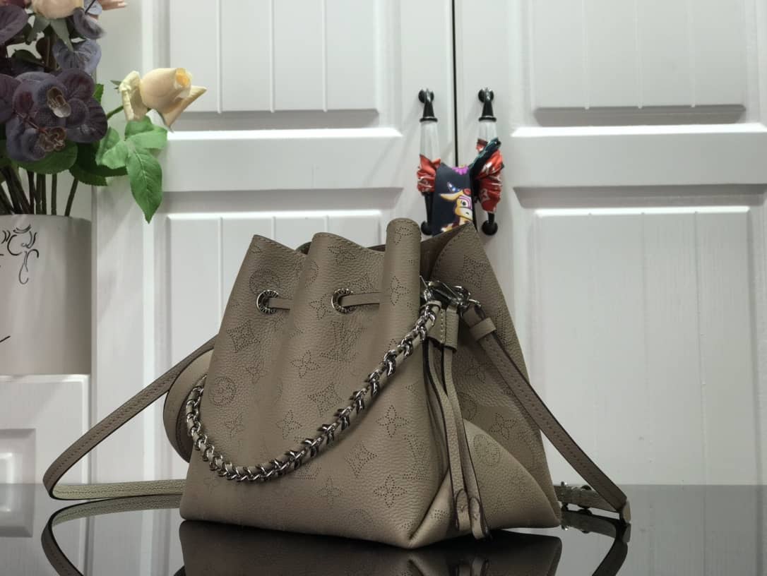 Best Replica Louis Vuitton Bella Mahina Magnolia Leather Replica Bag Apricot M57068 - Colareps