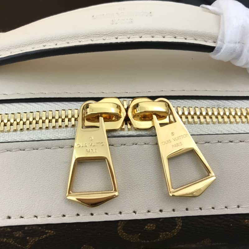 Best Replica Louis Vuitton Saintonge Monogram Canvas Replica Shoulder Bag White M43557 - Colareps