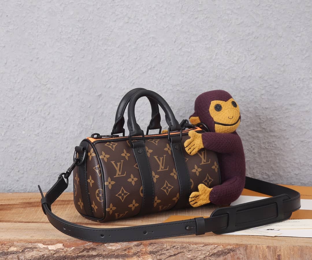 Best Replica Louis Vuitton Monogram Zoom And Friends Adventure Keepall Bag Replica M80118 - Colareps
