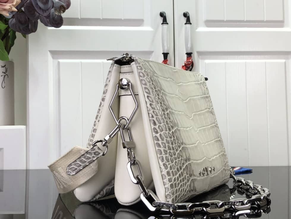 Best Replica Louis Vuitton Coussin PM M57790 Replica Shoulder Bag - Colareps