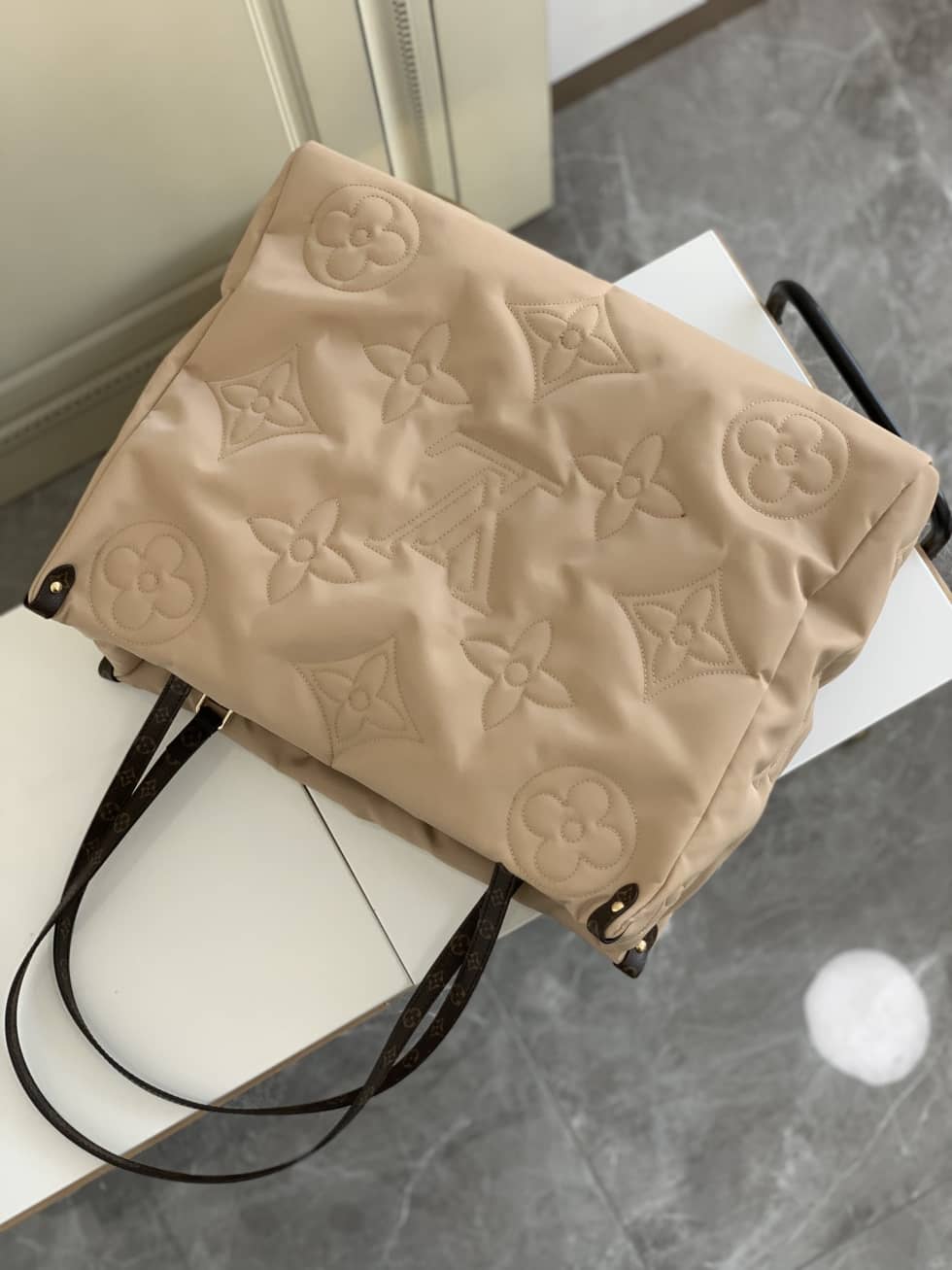 Best Replica Louis Vuitton Onthego GM Nylon Monogram Pilow Giant Beige M59007 Replica Tote - Colareps