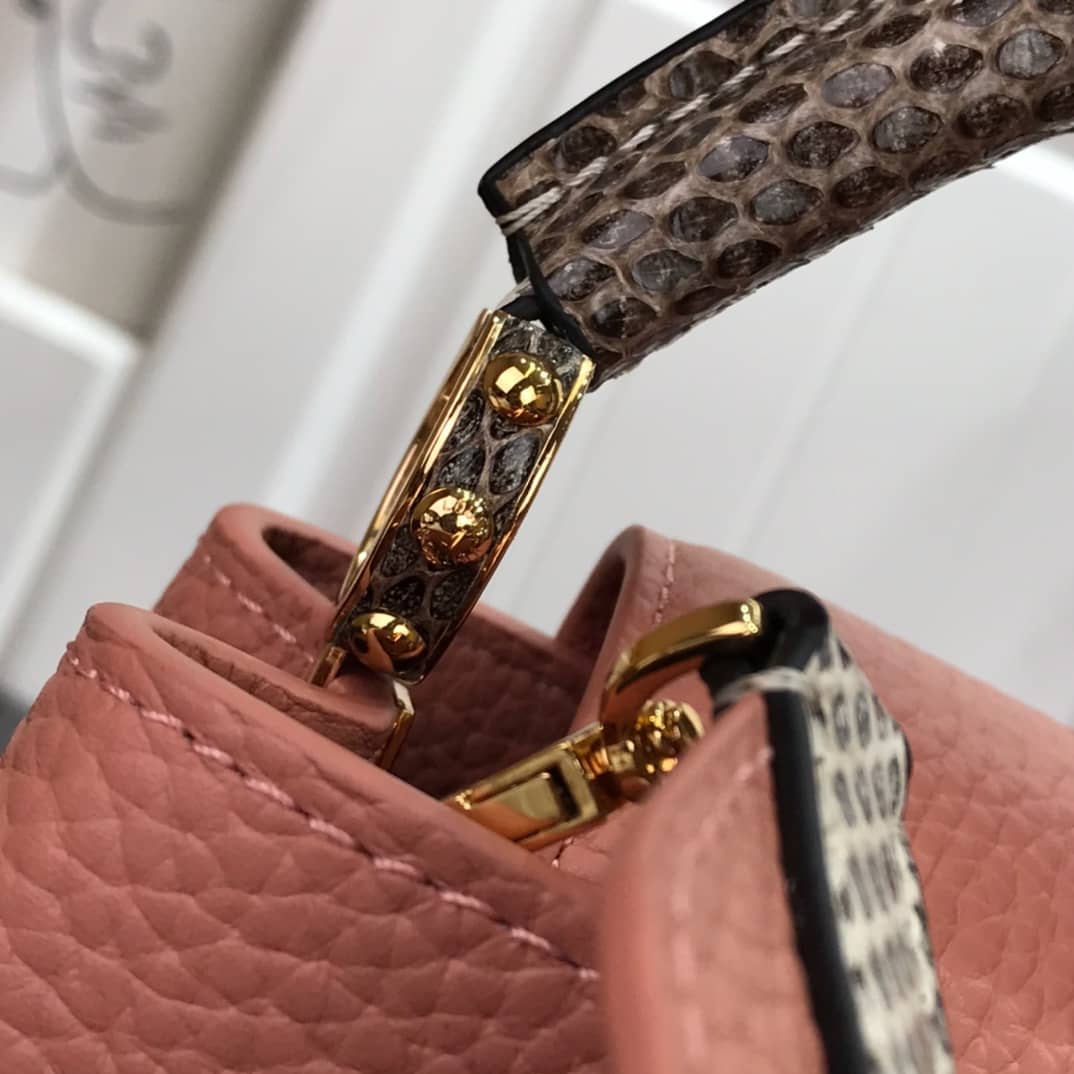 Best Replica Louis Vuitton Capucines MM Taurillon Leather Tote M94227 - Colareps