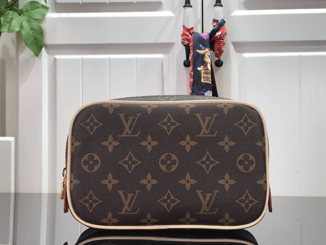Best Replica Louis Vuitton Toiletry Trousse Damier Pouch PM Replica N47522 - Colareps