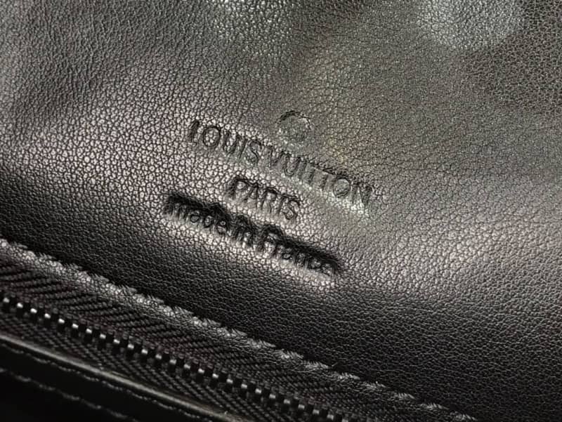 Best Replica Luxury Mens Leather Logo Chain Tote - Colareps