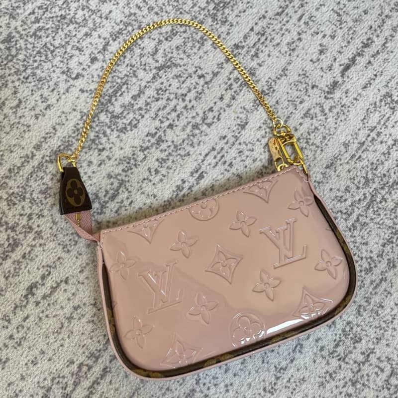 Best Replica Louis Vuitton Pochette Dupe  Monogram Vernis Accessories Replica Pouch Pink M58009 - Colareps