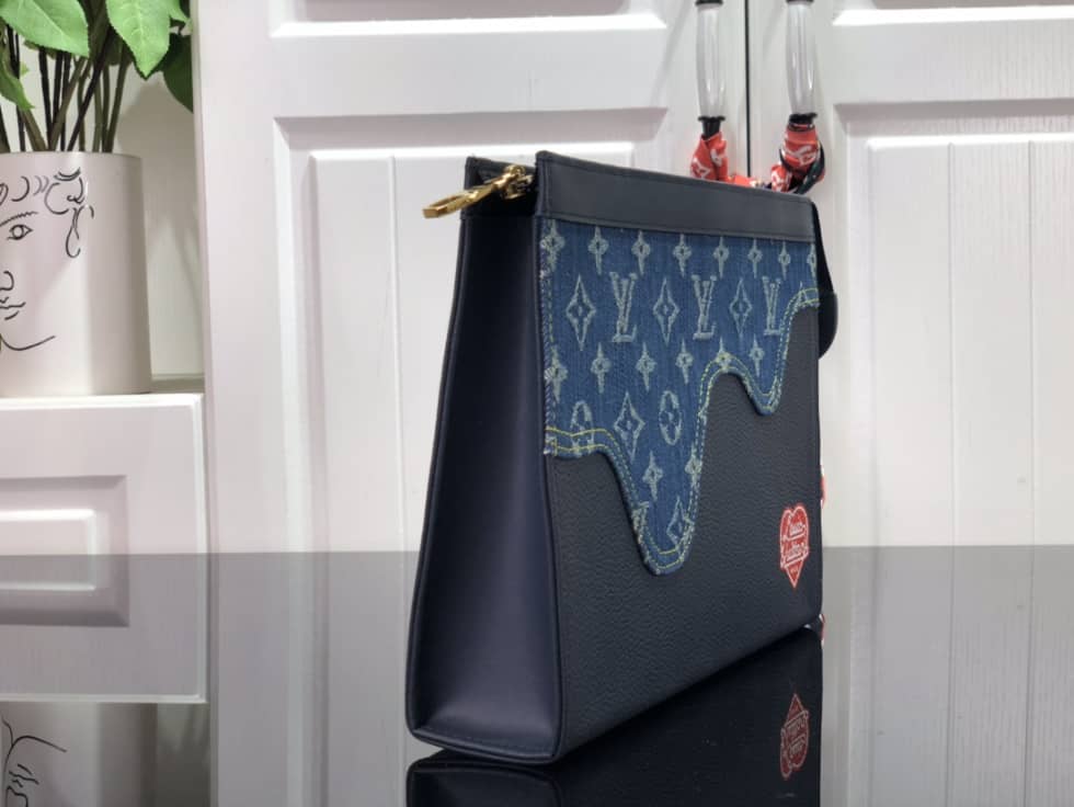 Best Replica Louis Vuitton Pochette Dupe x Nigo Voyage MM Monogram Blue M45961 - Colareps