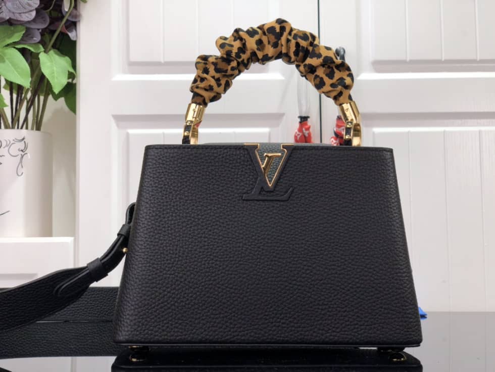 Best Replica Louis Vuitton Capucines BB Black M58732 Replica Crossbody Bag - Colareps