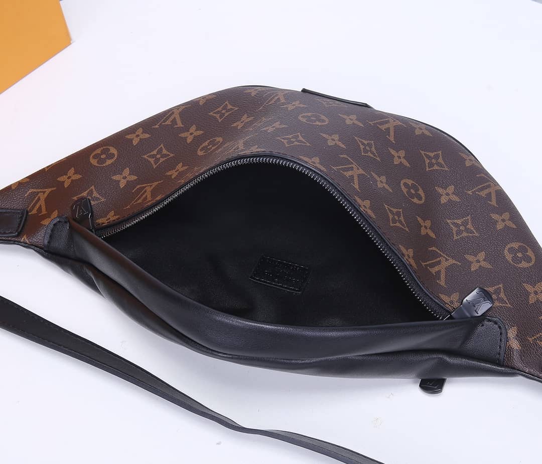 Best Replica LV Bum Bag Dupe Monogram Eclipse Discovery  M44336 - Colareps