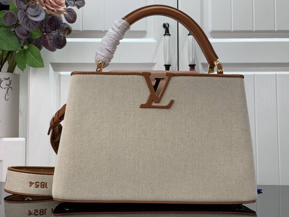 Best Replica Louis Vuitton Capucines MM M59872 Replica Shoulder Bag - Colareps