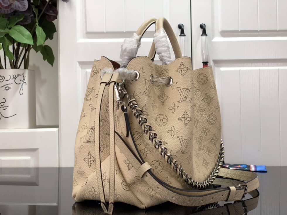Best Replica Louis Vuitton Bella Mahina Cream M59203 Replica Tote - Colareps