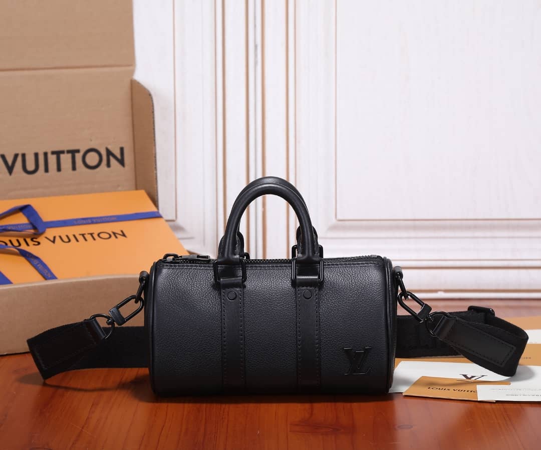 Best Replica Louis Vuitton Aerogram Keepall XS Noir M80950 Replica Shoulder Bag - Colareps