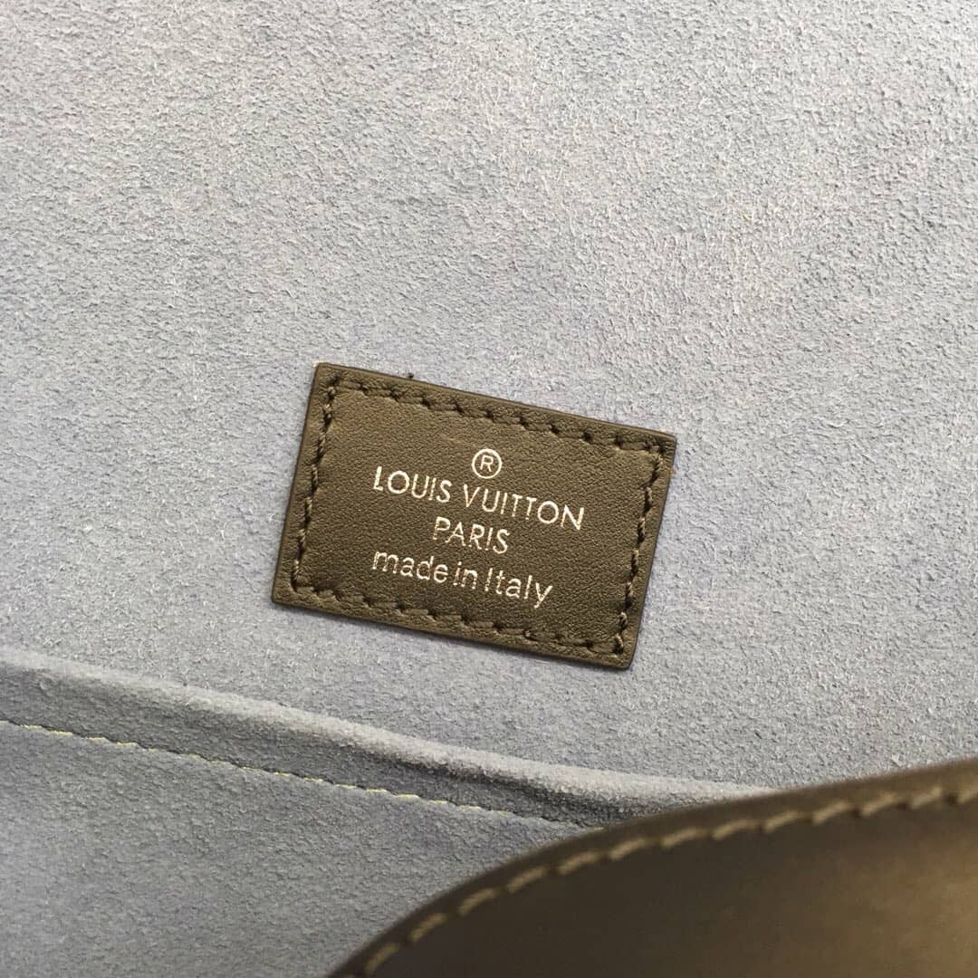 L0vis Vvtt0n Epi Downtown PM Messenger Bag Replica Black M53492