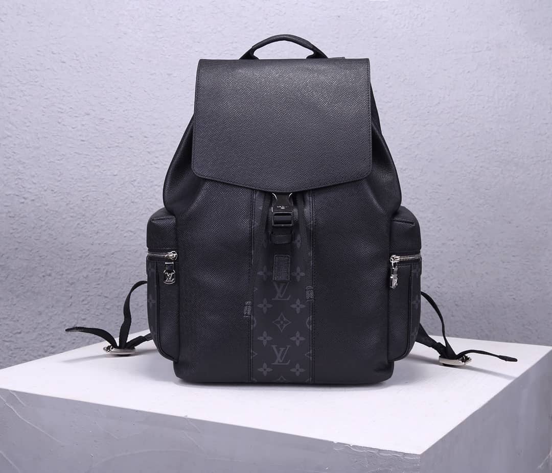 Best Replica LV Backpack Replica Taiga Leather Outdoor Black M30417 - Colareps