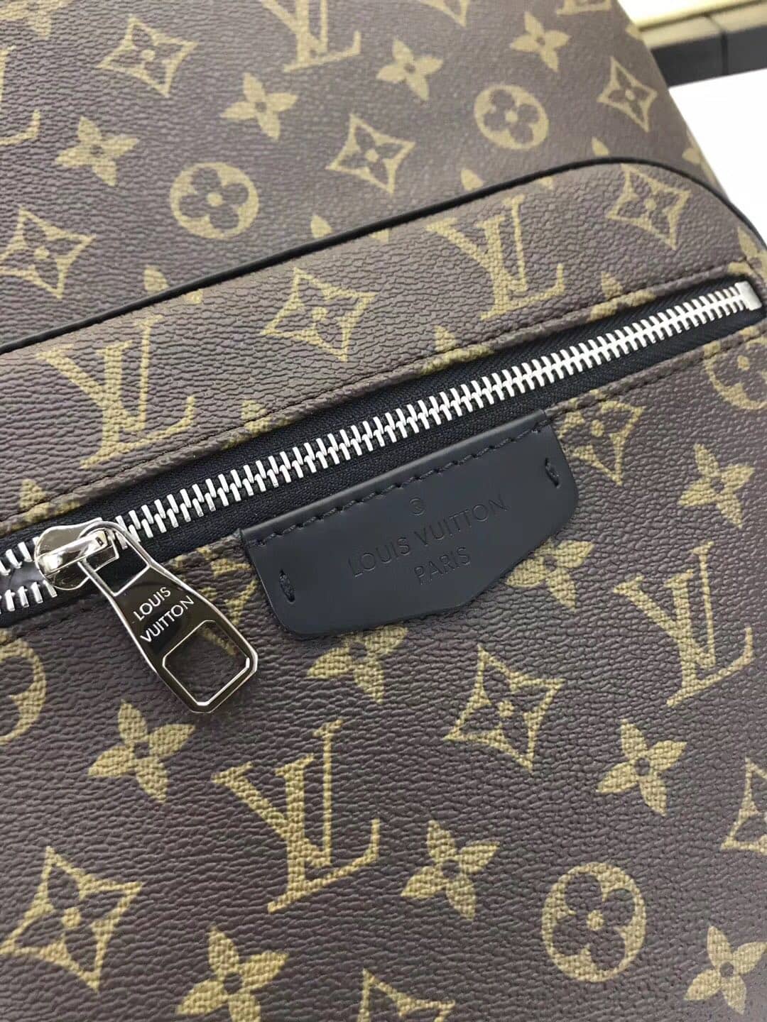 L0vis Vvtt0n Monogram Mens Josh Macaca Replica Rucksack M41530