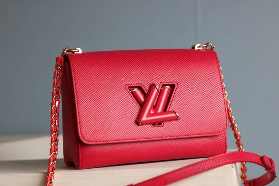 Best Replica Louis Vuitton Twist MM Chain Leather Replica Bag Red M50282 - Colareps