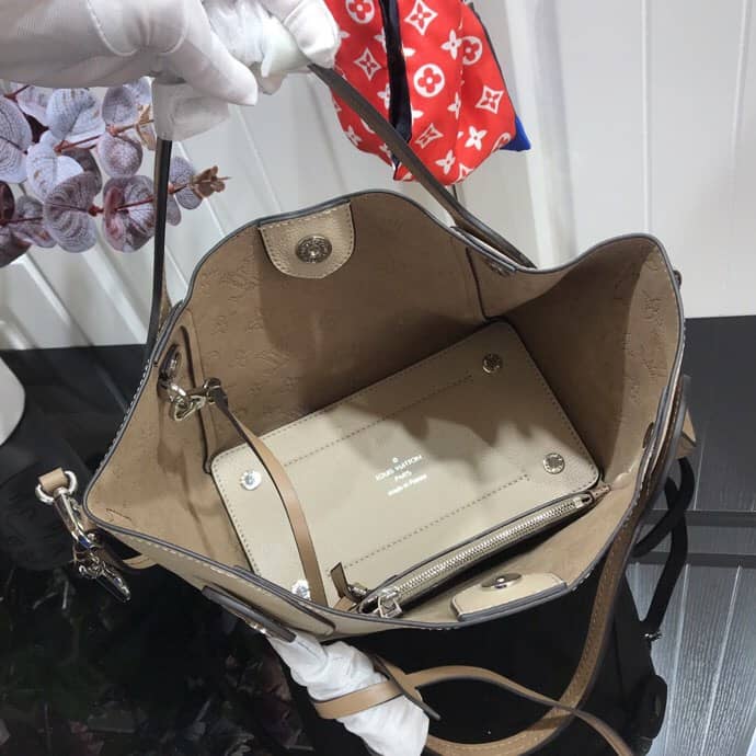 Best Replica Louis Vuitton Mahina Hina PM Leather Tote Replica Apricot M54353 - Colareps