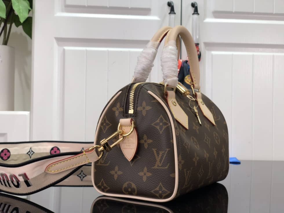 Best Replica Louis Vuitton Crossbody Dupe Monogram Canvas Speedy 20 Black M45957 - Colareps