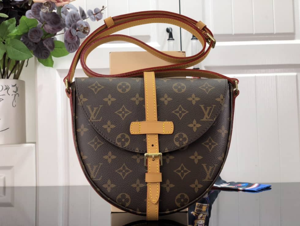 Best Replica Louis Vuitton Monogram Chantilly MM M51233 Replica Crossbody Bag - Colareps