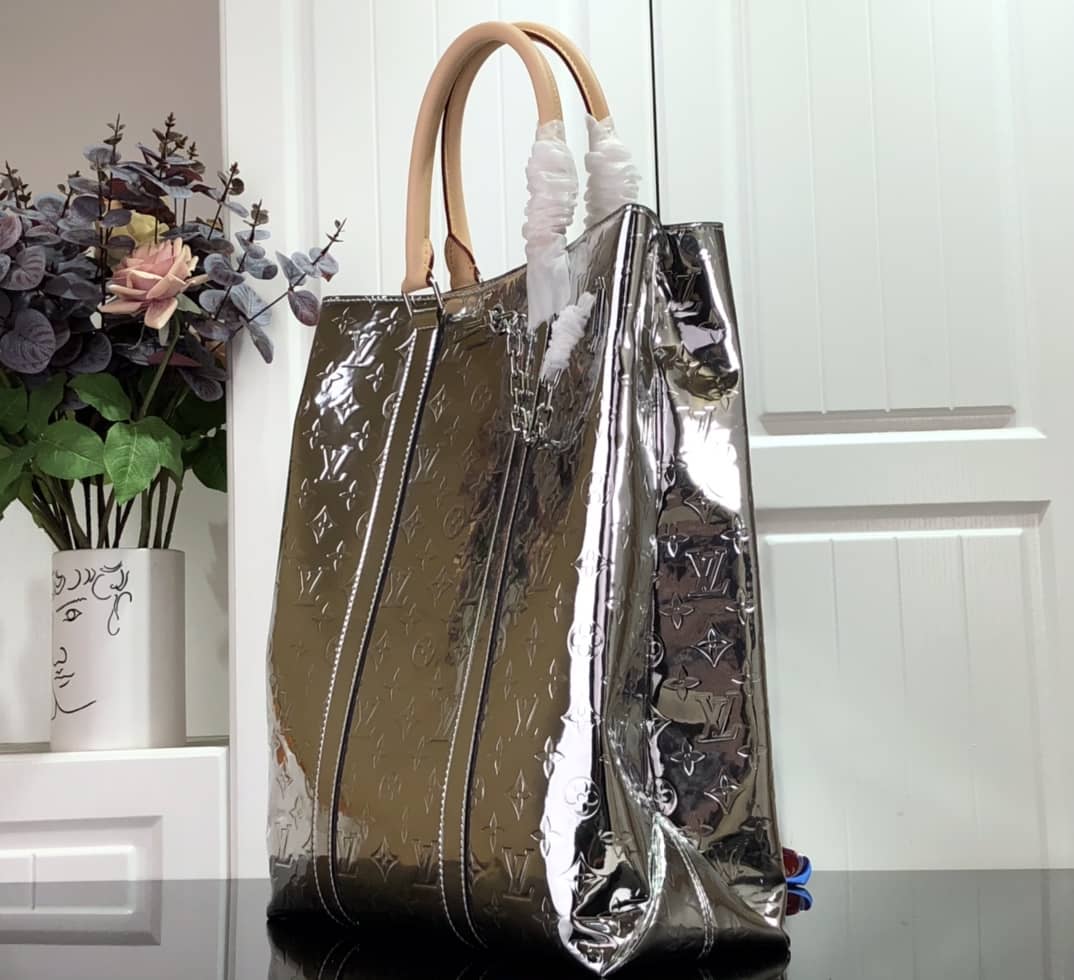 Best Replica Louis Vuitton Sac Plat Monogram Mirror Coated Canvas Replica Bag - Colareps