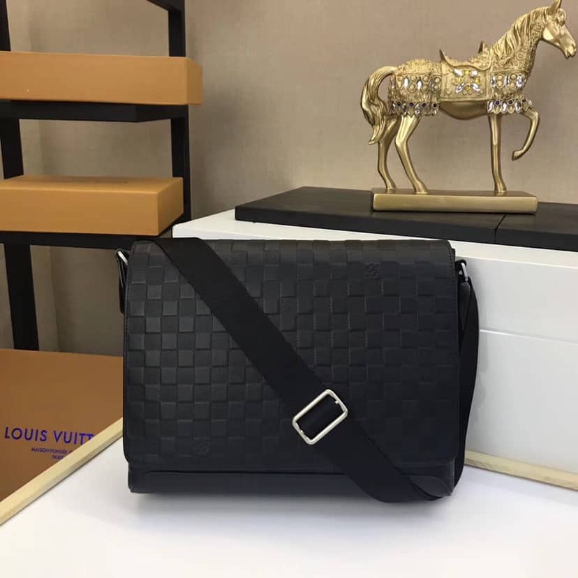 L0vis Vvtt0n District PM Damier Infini Leather Shoulder Bag Replica N41038