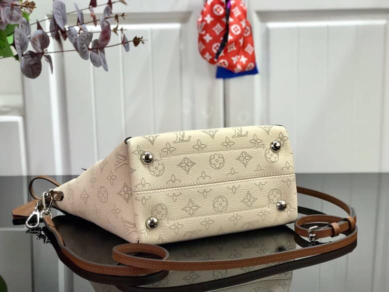 Best Replica Louis Vuitton Mahina Hina PM Leather Tote Replica Beige M54353 - Colareps