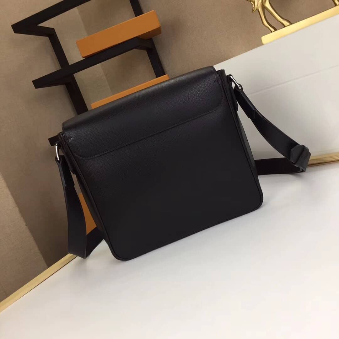 L0vis Vvtt0n Roman PM Taiga Line Shoulder Bag Replica M30619