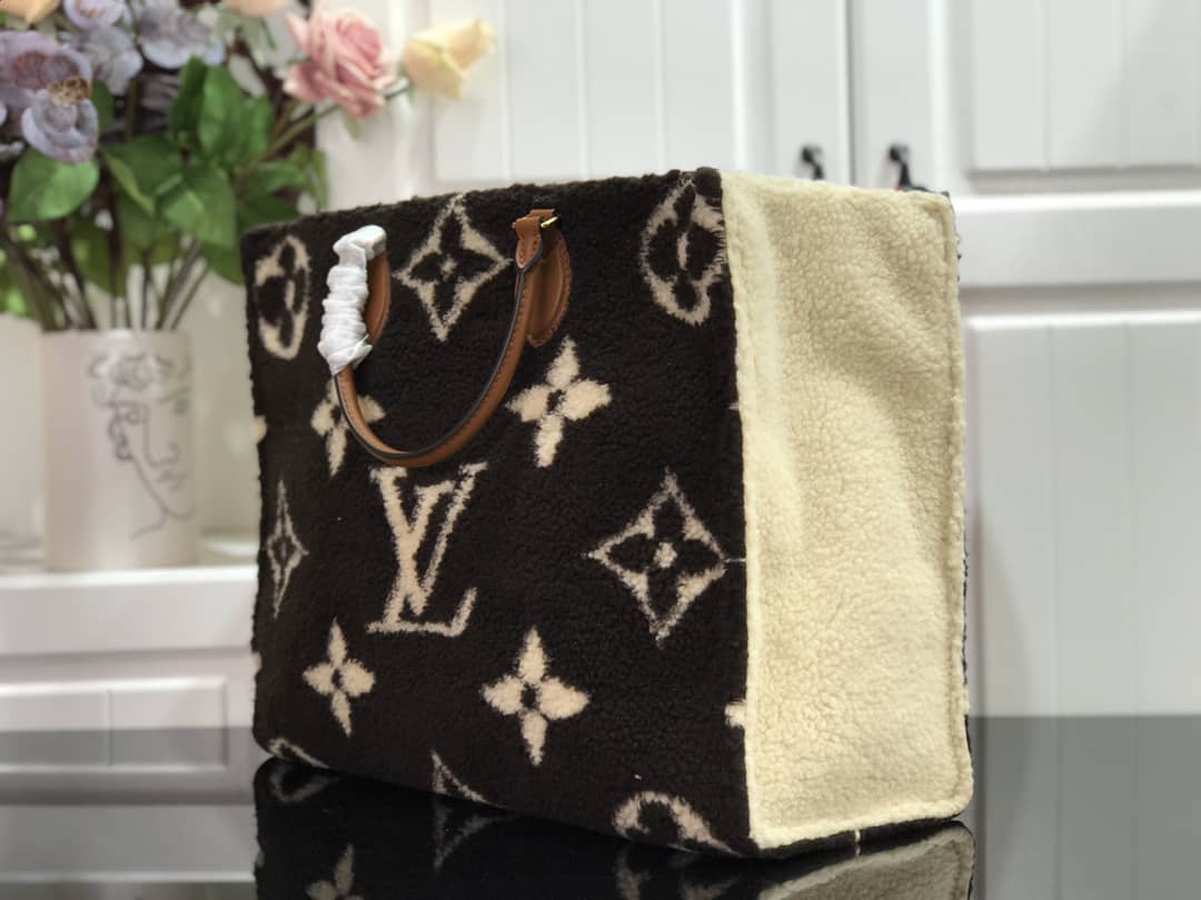 Best Replica Louis Vuitton Onthego Teddy Shearling Limited GM Tote Replica Black M55421 - Colareps