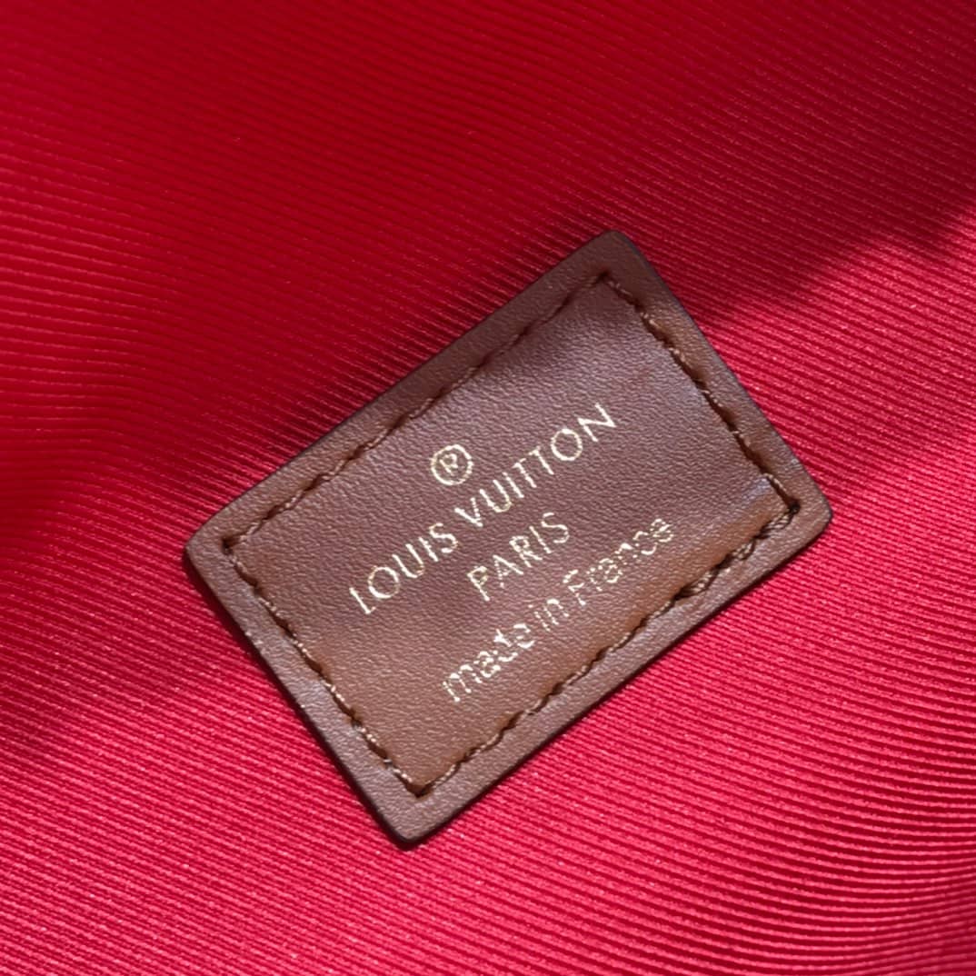 Best Replica Louis Vuitton Giant Monogram Teddy MM Replica Waist Bag M55425 - Colareps