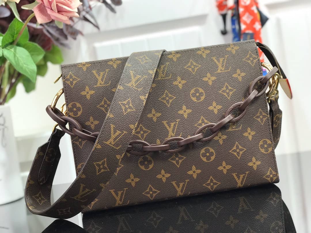 Best Replica Louis Vuitton Toiletry Monogram Canvas Pouch Replica M47542 - Colareps