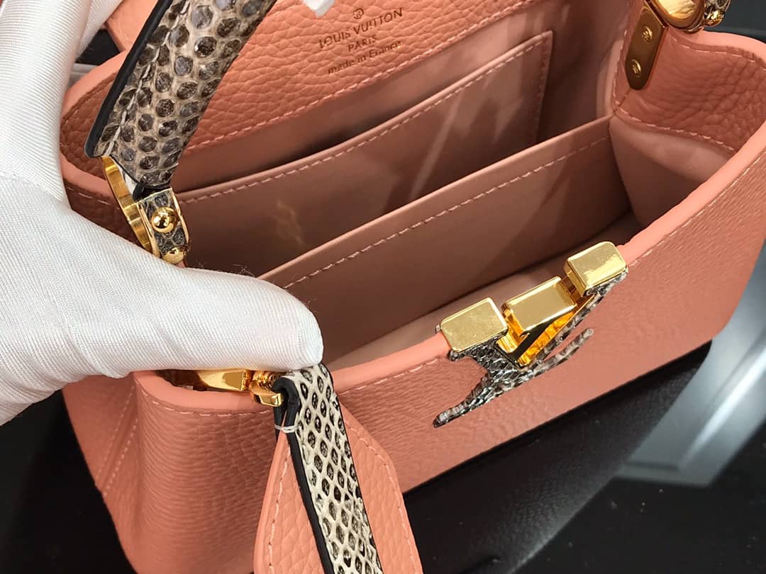 Best Replica Louis Vuitton Capucines MM Taurillon Leather Tote M94227 - Colareps