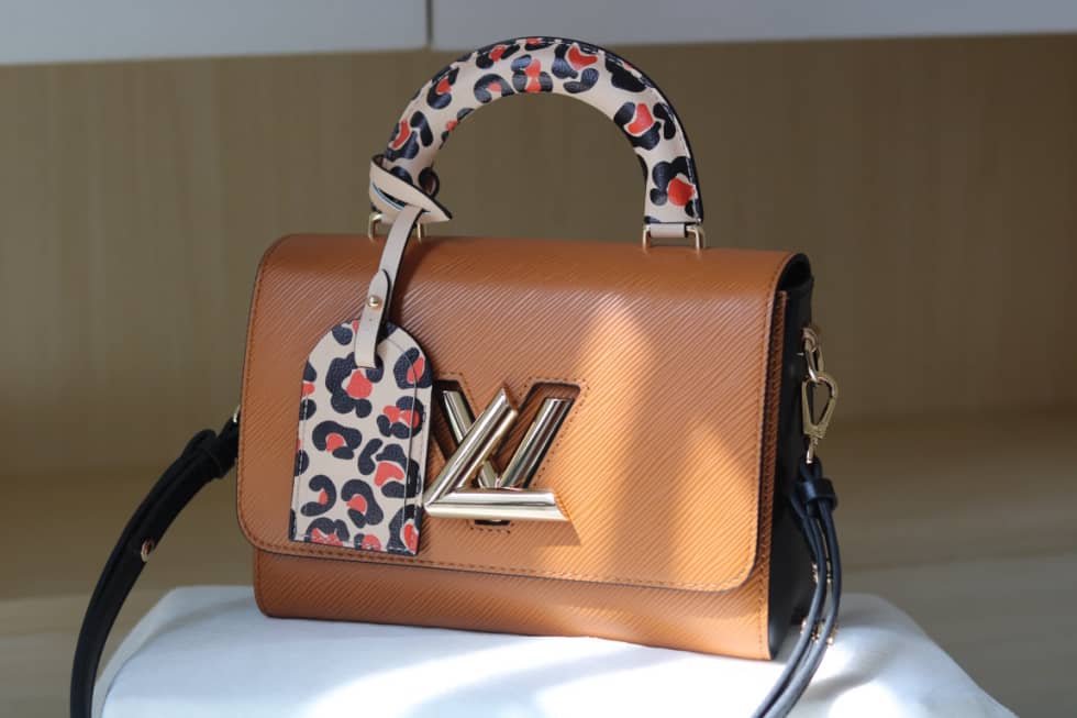 Best Replica Louis Vuitton Twist Leopard Handle Bag Epi Leather PM M50362 Replica Shoulder Bag - Colareps
