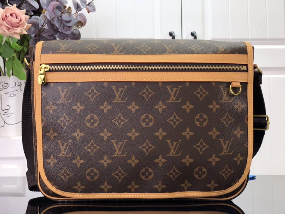 Best Replica Louis Vuitton Monogram Messenger Bosphore GM M40105 Replica Shoulder Bag - Colareps