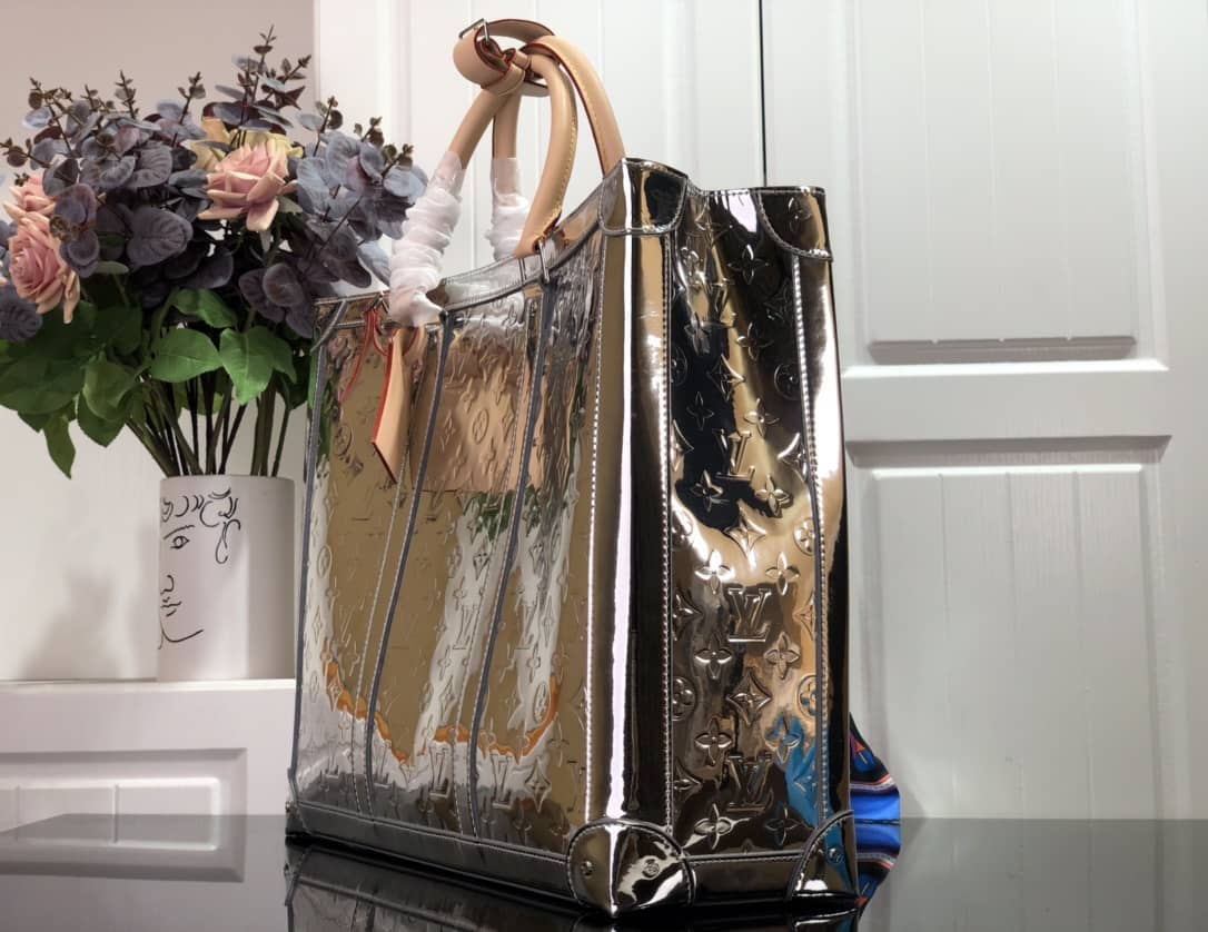 Best Replica Louis Vuitton Monogram Mirror Coated Sac Plat Bag Replica M46121 - Colareps