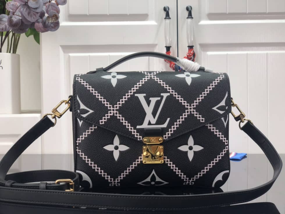 Best Replica Louis Vuitton Embroidered Pochette Metis M46028 Replica Shoulder Bag - Colareps