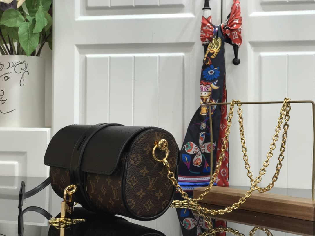 Best Replica Louis Vuitton Replica Glasses Case Epi Monogram Black M43903 - Colareps