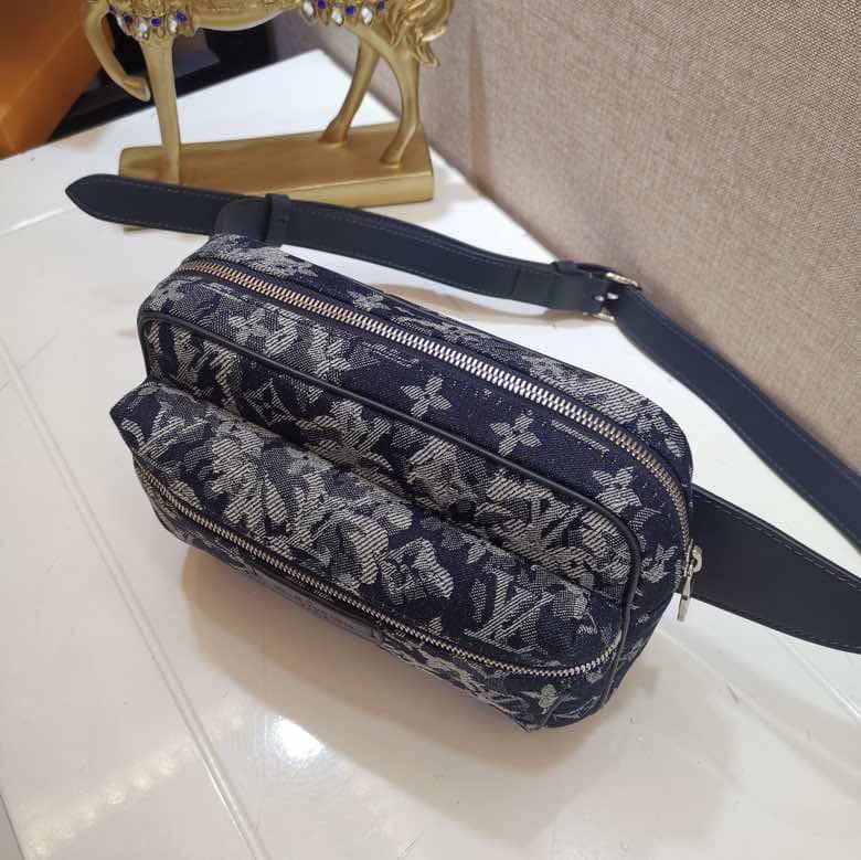 Best Replica LV Bum Bag Dupe Monogram Outdoor Tapestry  M57281 - Colareps