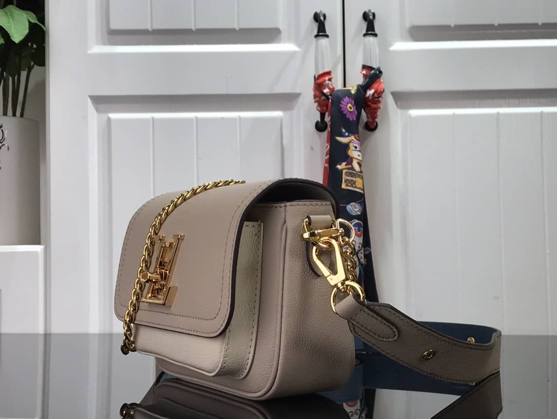 Best Replica Louis Vuitton Lockme Chain PM Replica Handbag Beige M57073 - Colareps