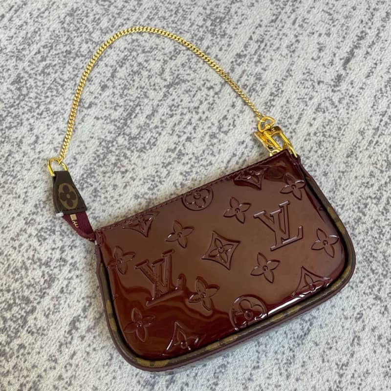 Best Replica Louis Vuitton Pochette Dupe  Monogram Vernis Accessories Pouch Purple M58009 - Colareps