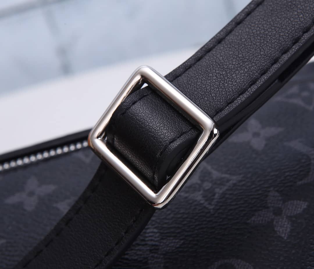 Best Replica Louis Vuitton Monogram Eclipse Discovery Replica Waist Bag Black M44336 - Colareps