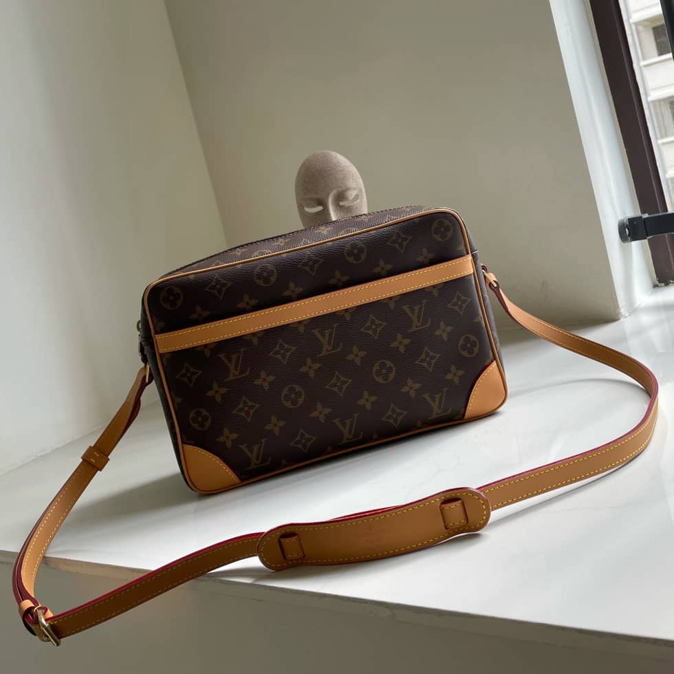 Best Replica Louis Vuitton Monogram Trocadero 30 M51272 Replica Camera Bag - Colareps