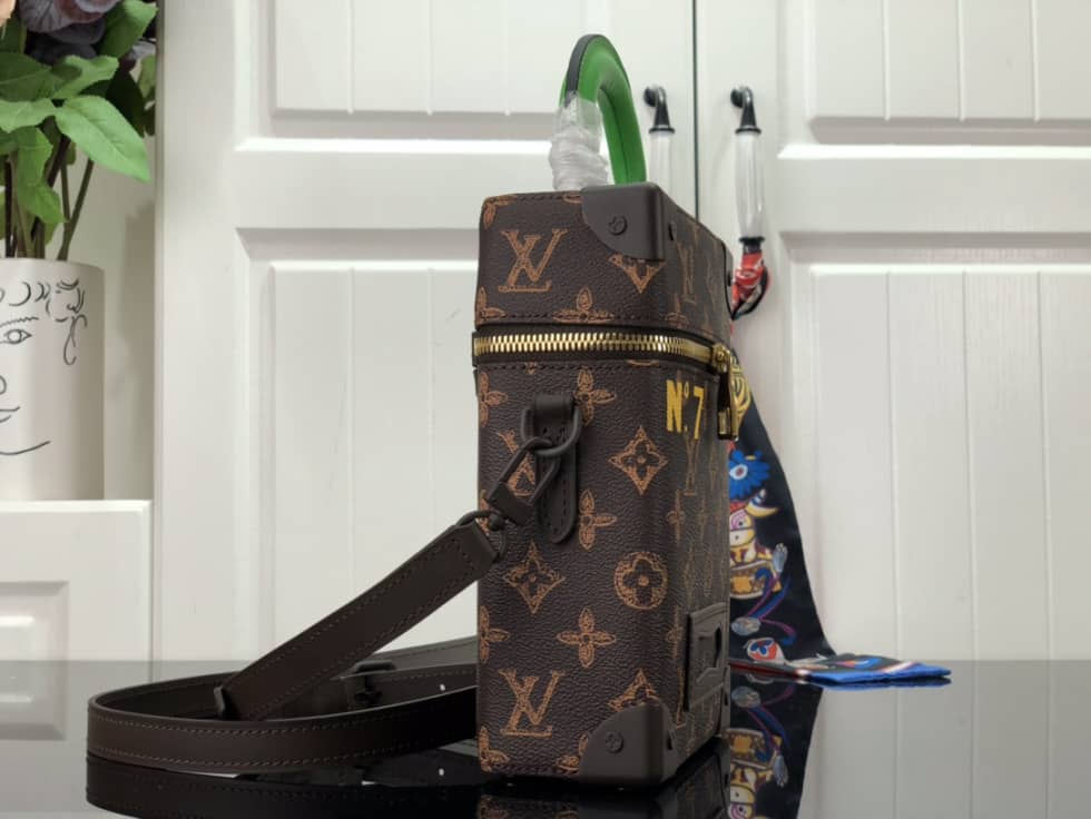 Best Replica Louis Vuitton Vertical Box Trunk Monogram Brown M59664 Replica Shoulder Bag - Colareps