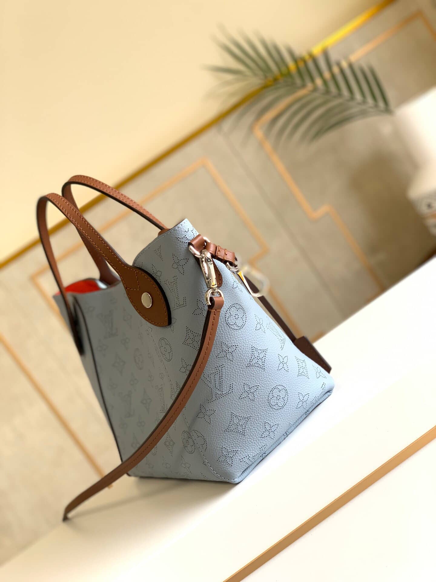 Best Replica Louis Vuitton Mahina Hina PM Leather Tote Replica Blue M54353 - Colareps