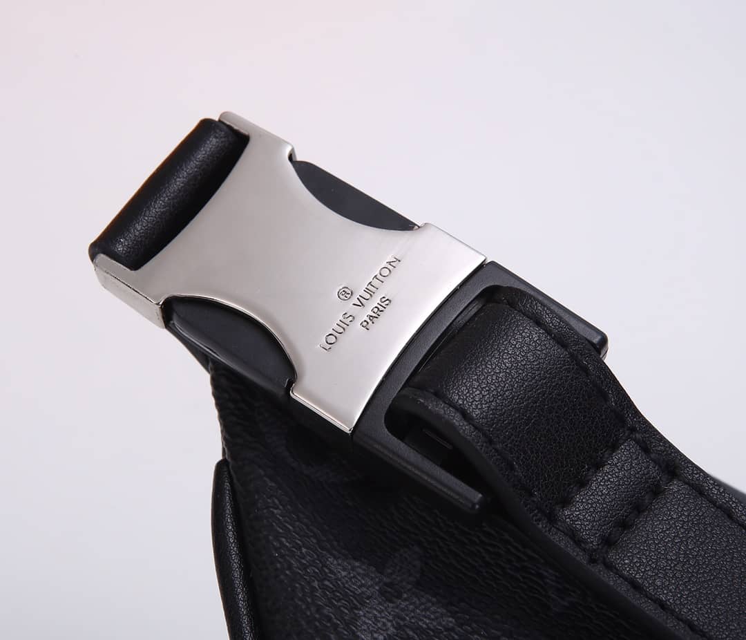 Best Replica Louis Vuitton Monogram Eclipse Discovery Replica Waist Bag Black M44336 - Colareps