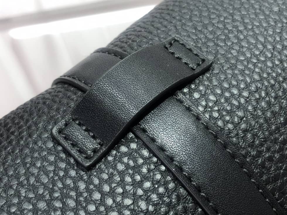 L0vis Vvtt0n Christopher Slim Taurillon Leather Black M58644 Replica Backpack