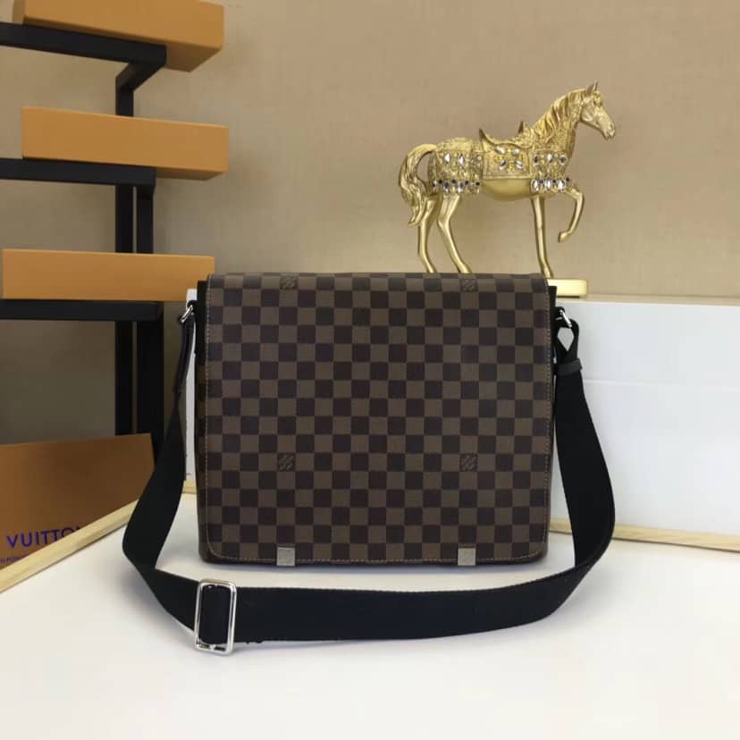Best Replica Louis Vuitton District MM Damier Ebene Canvas Bag Replica N41032 - Colareps