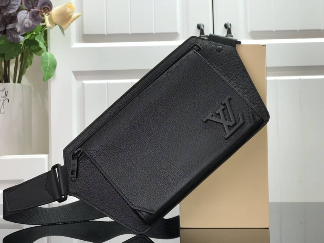 Best Replica Louis Vuitton Aerogram Slingbag Replica Black M57081 - Colareps